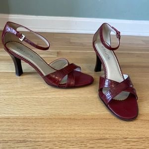 UNISA WOMEN sandal high heel shoe SZ 7.5 Ankle Strap With Buckle Leather Maroon